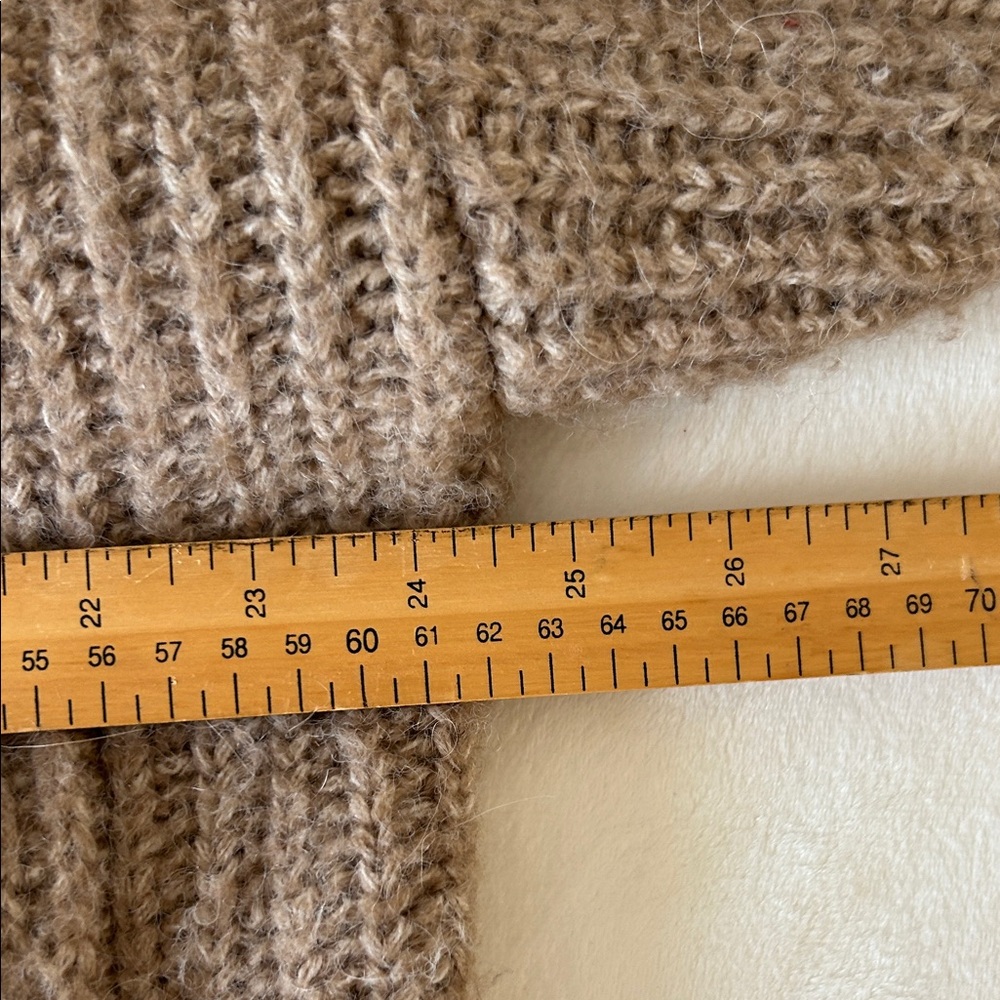 Zara Oversized Taupe Ribbed V-Neck Cardigan + Bonus separate Faux fur shawl - Picture 8 of 14